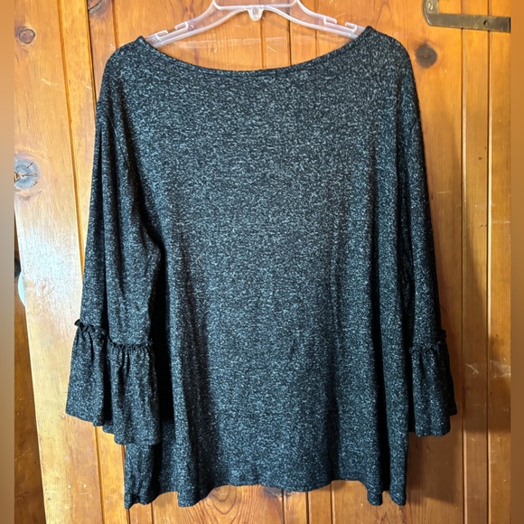 Black marbled bell sleeve stretchy top - Picture 2 of 5